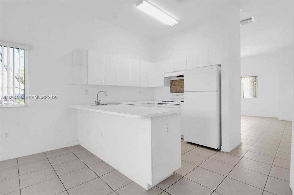 Real estate property located at 21500 87th Ct, Miami-dade, Windy Point, Cutler Bay, FL