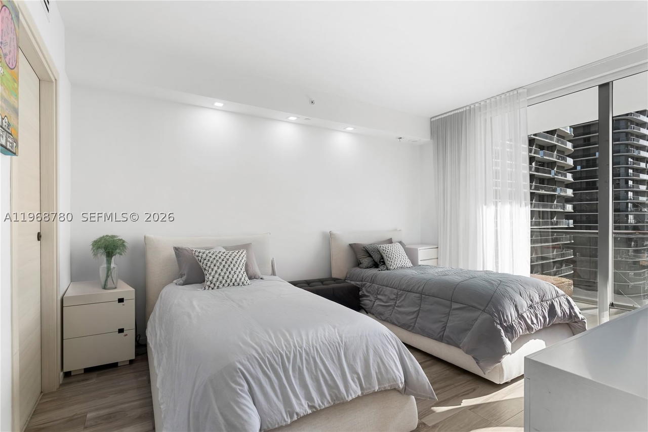 Real estate property located at 801 Miami Ave #3310, Miami-dade, 801 Sma Residences Condo, Miami, FL