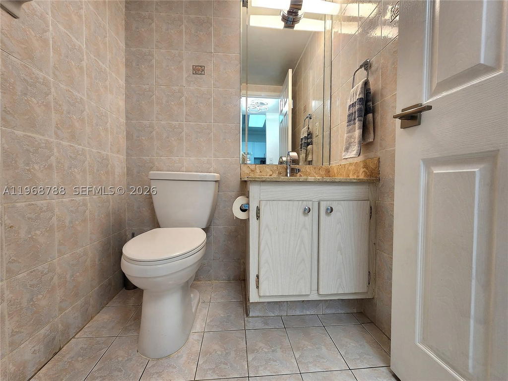 Real estate property located at 3725 Ocean Dr #620, Broward, Sea Air Towers Condo, Hollywood, FL