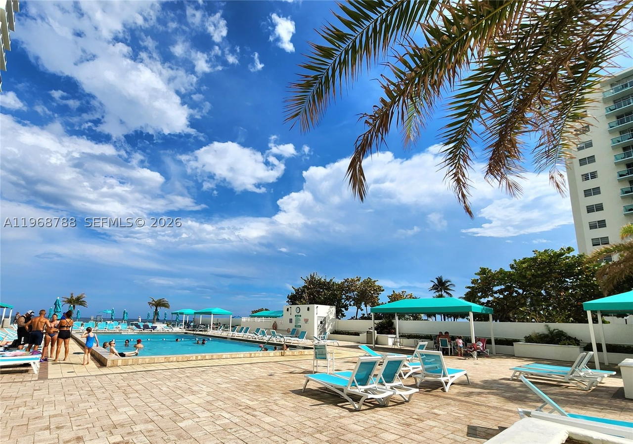 Real estate property located at 3725 Ocean Dr #620, Broward, Sea Air Towers Condo, Hollywood, FL