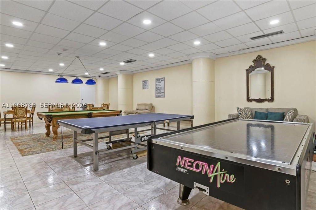 Real estate property located at 3725 Ocean Dr #620, Broward, Sea Air Towers Condo, Hollywood, FL