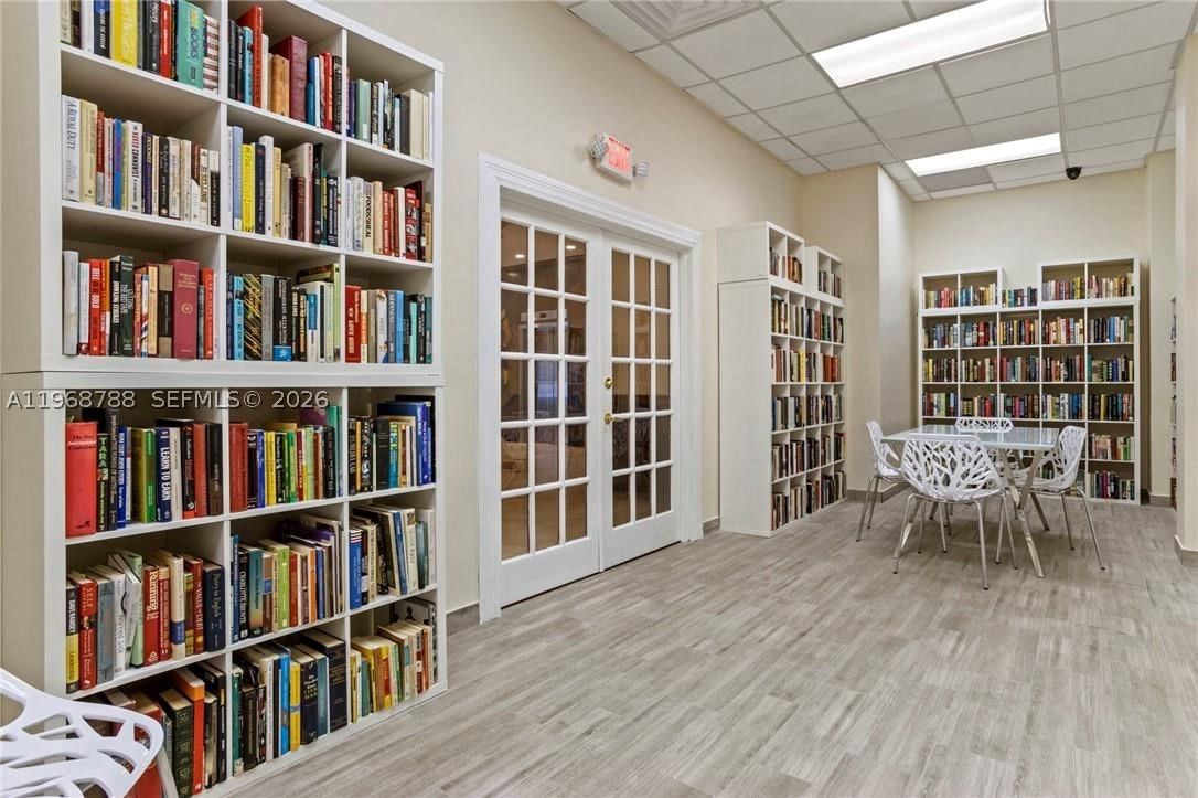 Real estate property located at 3725 Ocean Dr #620, Broward, Sea Air Towers Condo, Hollywood, FL