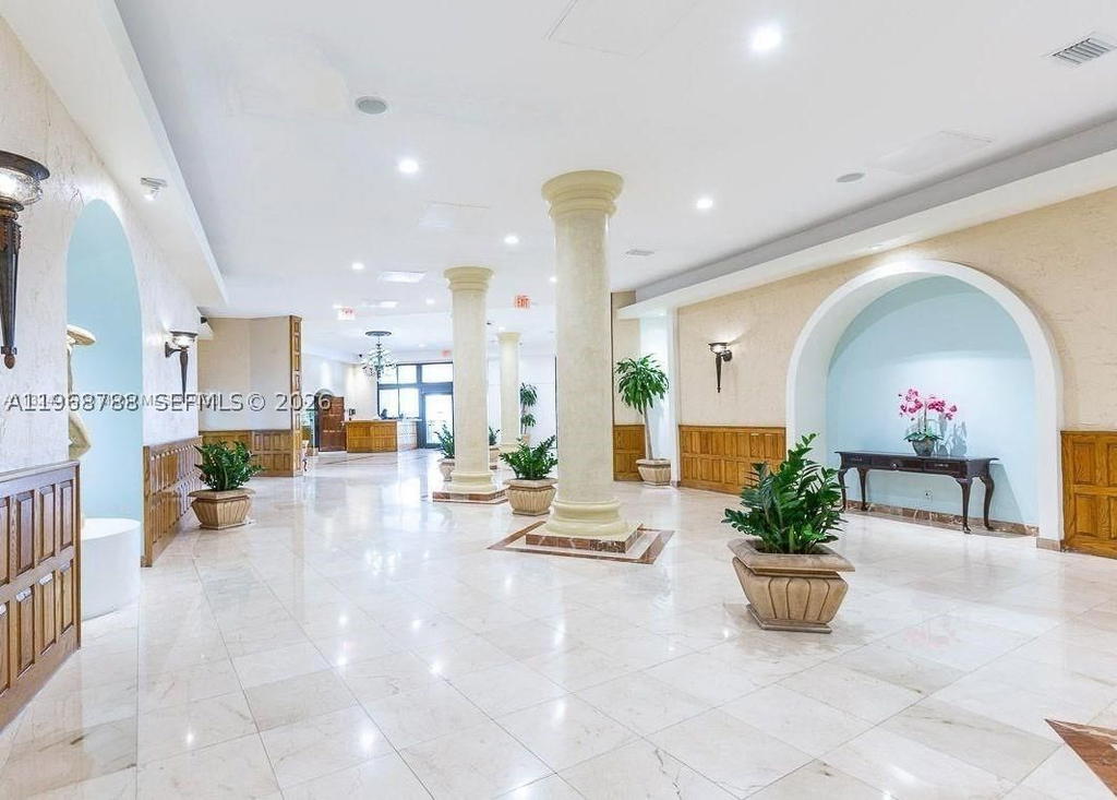 Real estate property located at 3725 Ocean Dr #620, Broward, Sea Air Towers Condo, Hollywood, FL