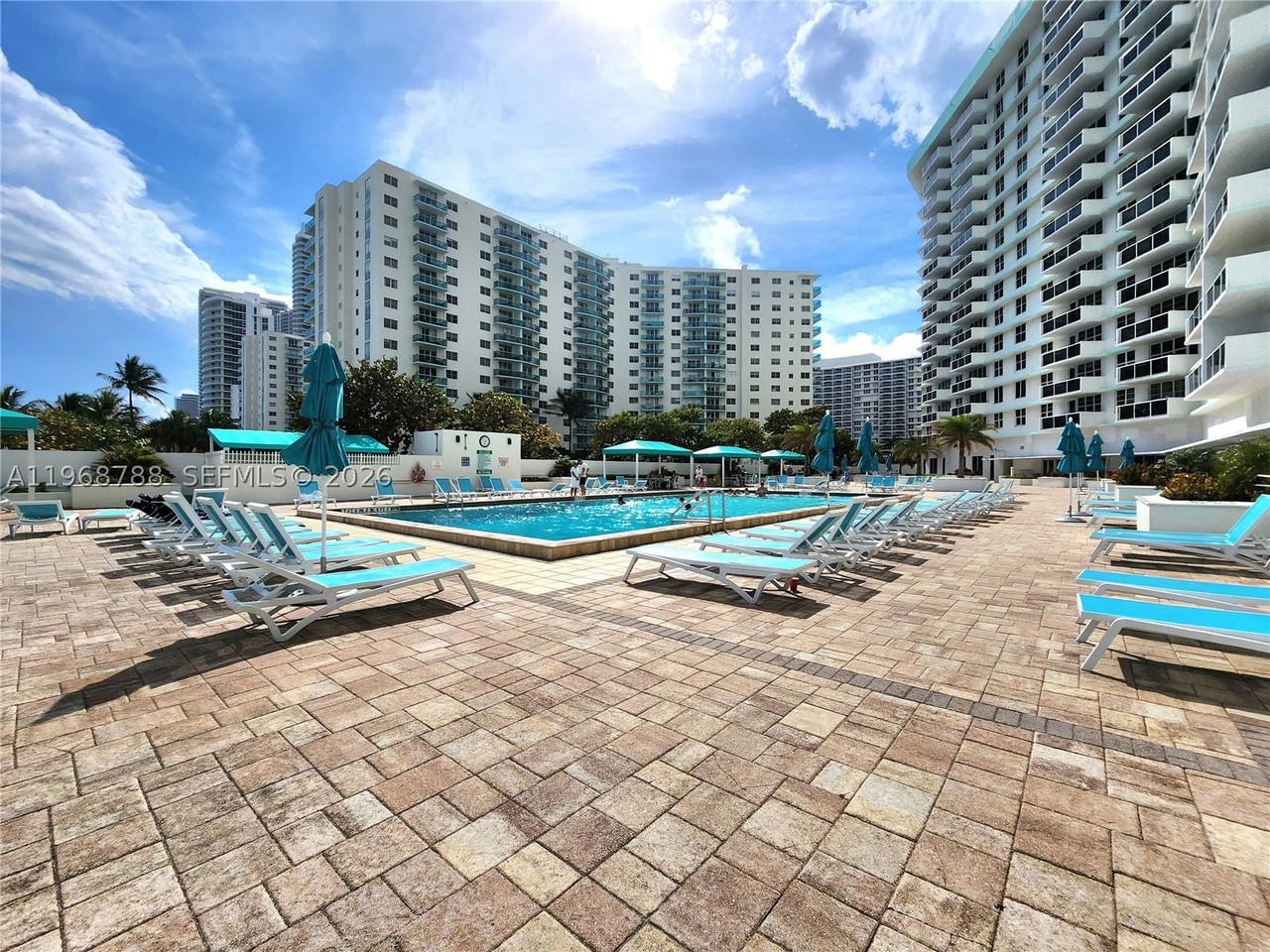 Real estate property located at 3725 Ocean Dr #620, Broward, Sea Air Towers Condo, Hollywood, FL