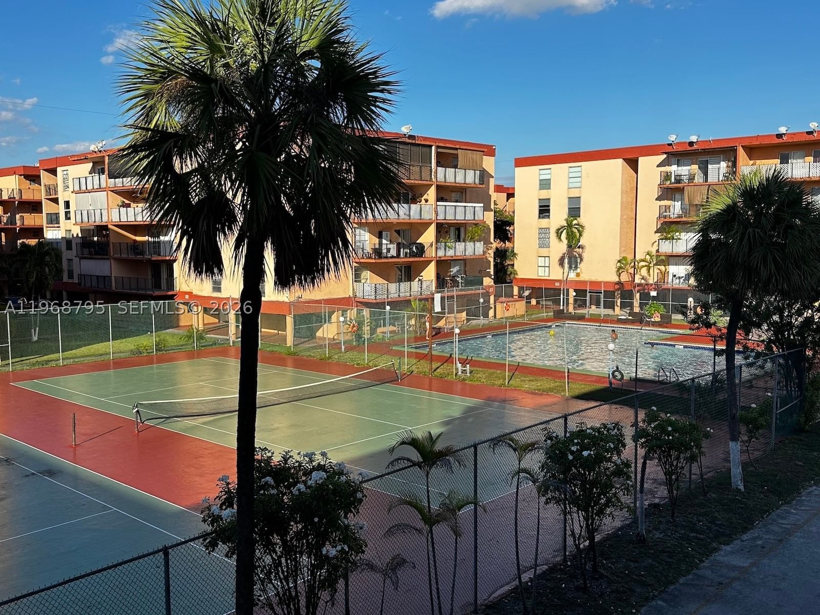 Real estate property located at 1990 56th St #1203, Miami-dade, Palm-west Gardens Condo, Hialeah, FL