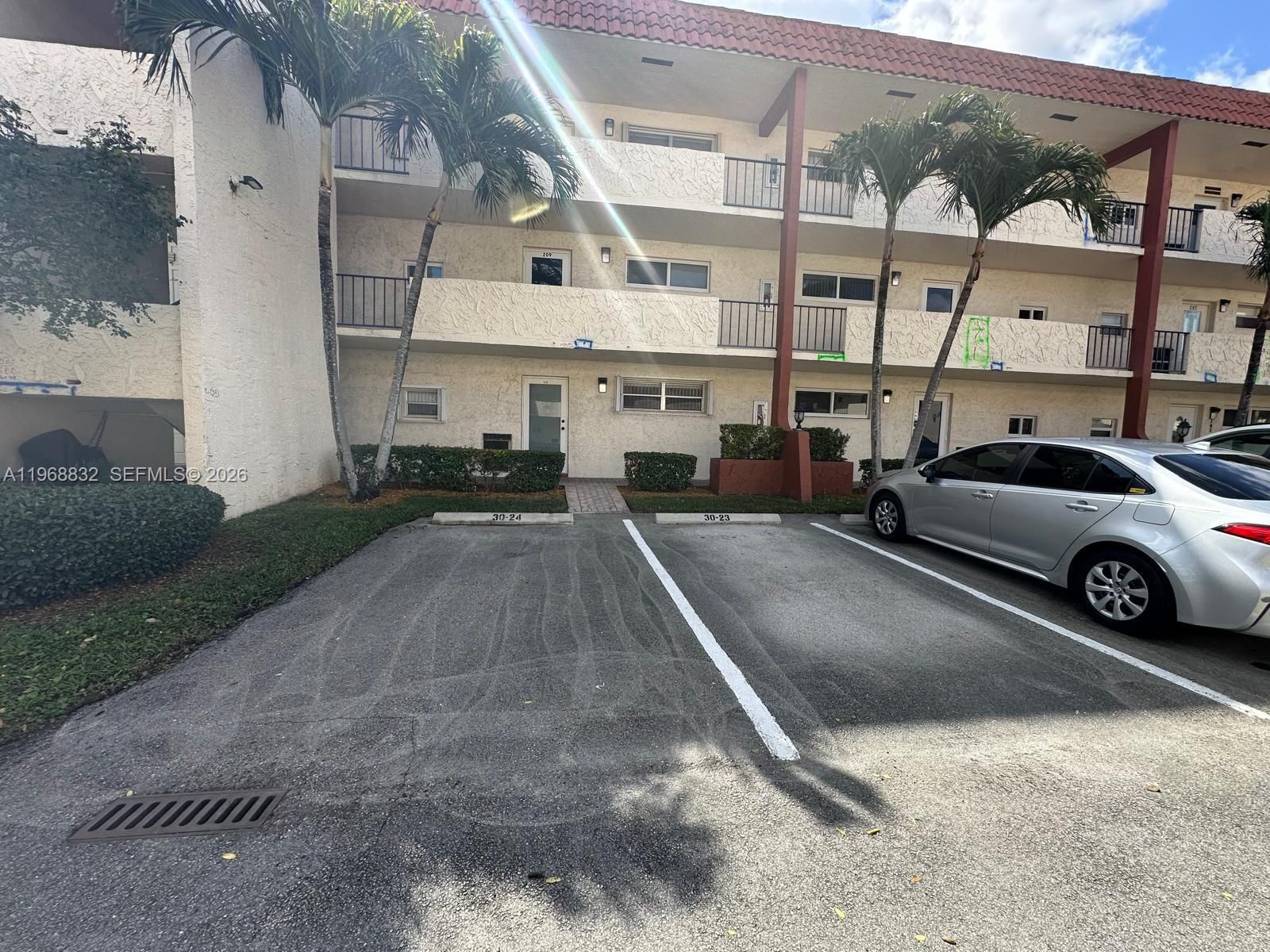 Real estate property located at 8960 Hollybrook Blvd #109, Broward, Hollybrook Golf And Tennis, Pembroke Pines, FL