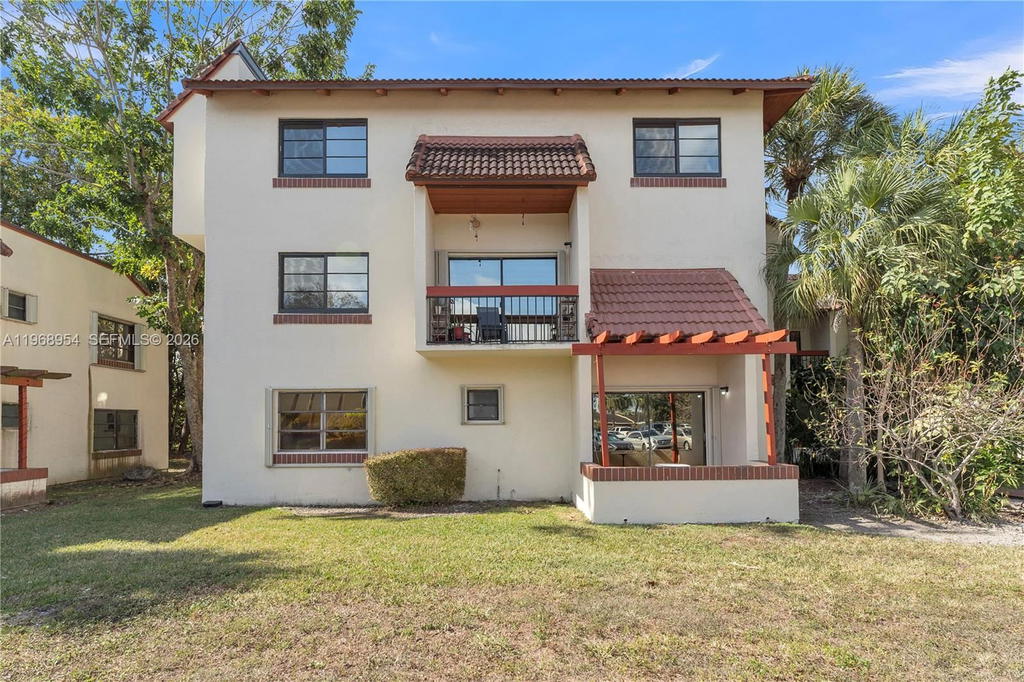 Real estate property located at 8660 149th Ave #208, Miami-dade, Lago Del Rey Condo #1, Miami, FL