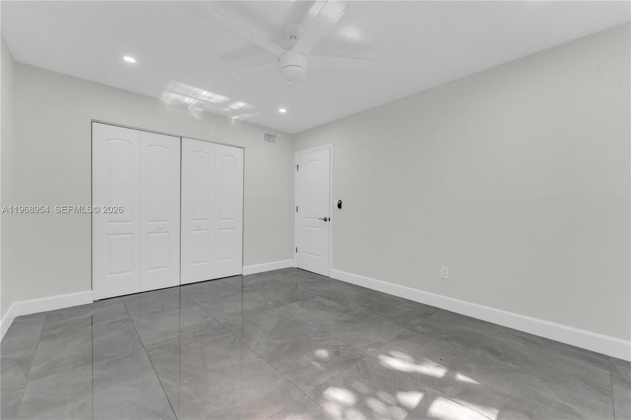 Real estate property located at 8660 149th Ave #208, Miami-dade, Lago Del Rey Condo #1, Miami, FL