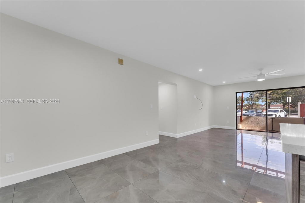 Real estate property located at 8660 149th Ave #208, Miami-dade, Lago Del Rey Condo #1, Miami, FL