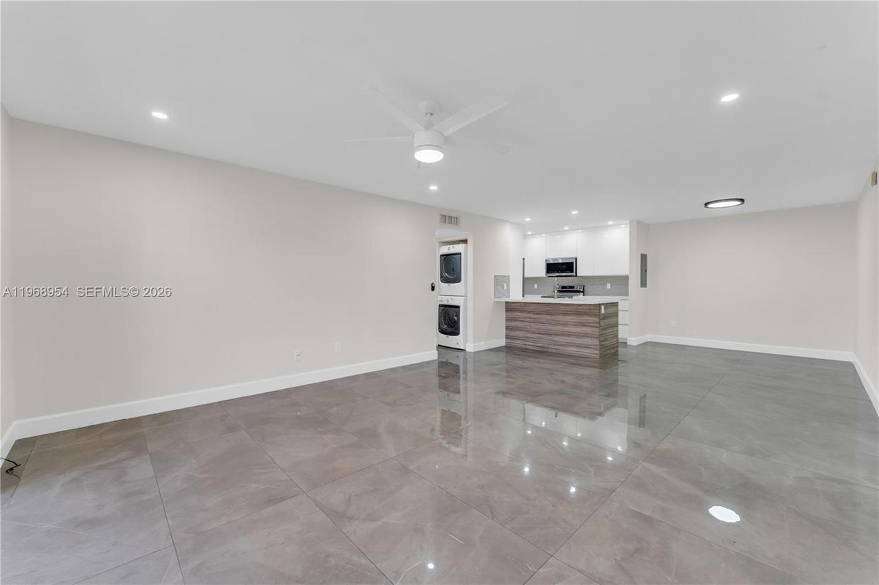 Real estate property located at 8660 149th Ave #208, Miami-dade, Lago Del Rey Condo #1, Miami, FL