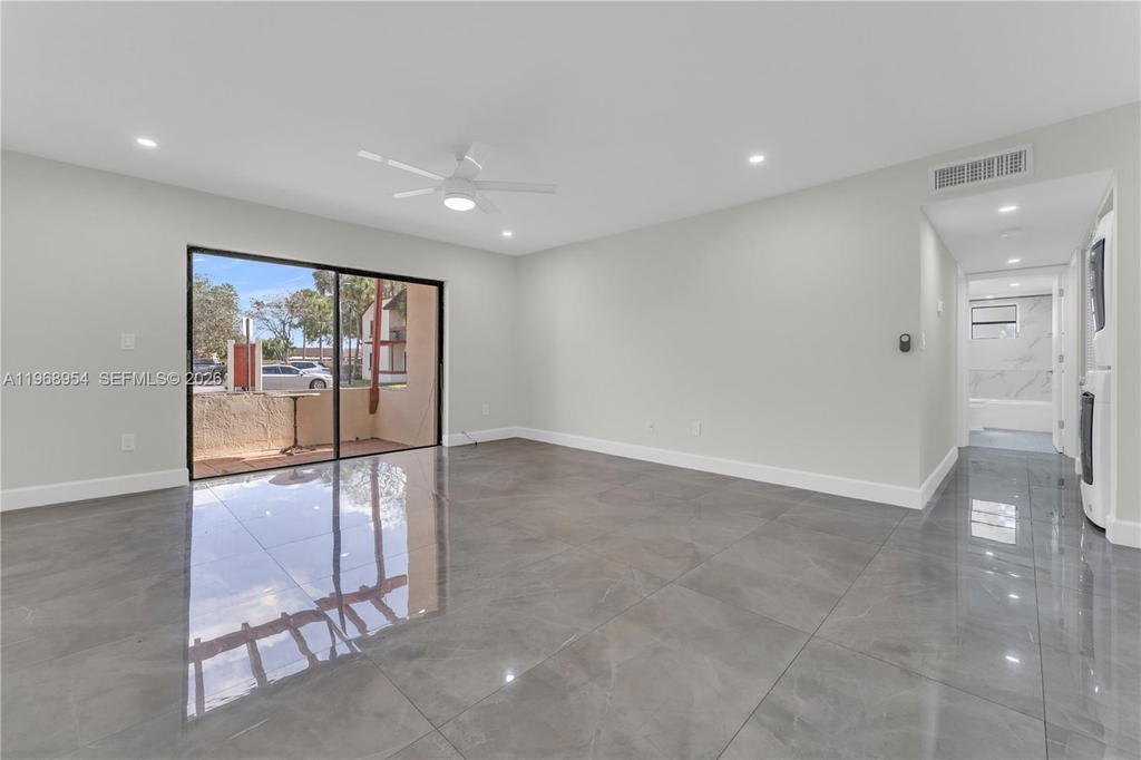 Real estate property located at 8660 149th Ave #208, Miami-dade, Lago Del Rey Condo #1, Miami, FL