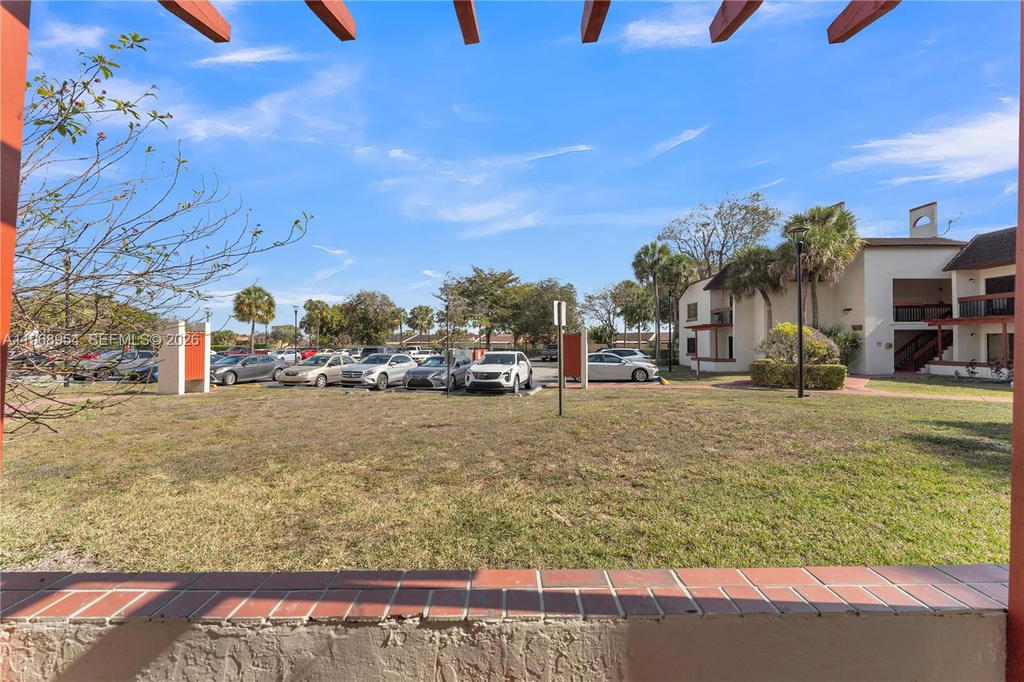 Real estate property located at 8660 149th Ave #208, Miami-dade, Lago Del Rey Condo #1, Miami, FL