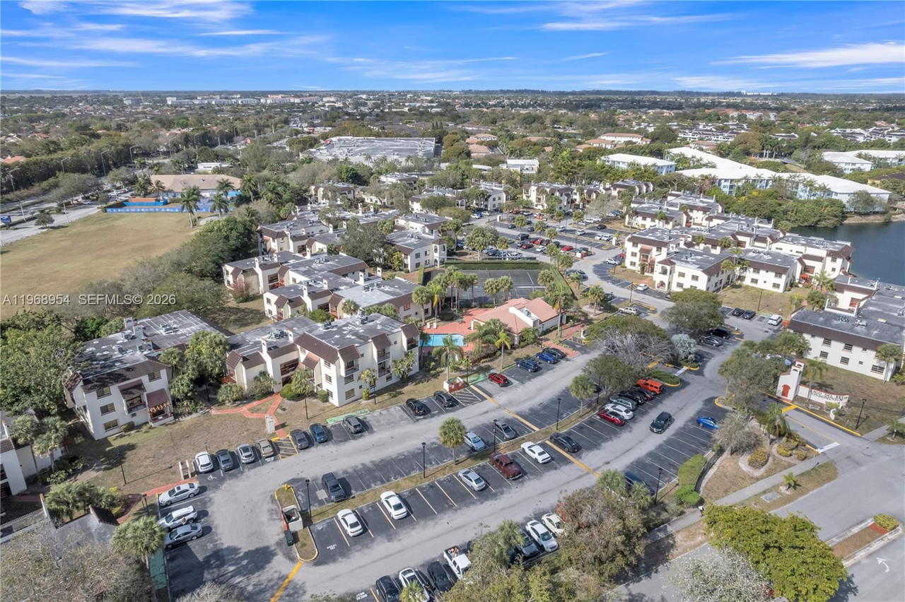 Real estate property located at 8660 149th Ave #208, Miami-dade, Lago Del Rey Condo #1, Miami, FL