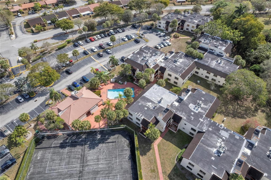 Real estate property located at 8660 149th Ave #208, Miami-dade, Lago Del Rey Condo #1, Miami, FL