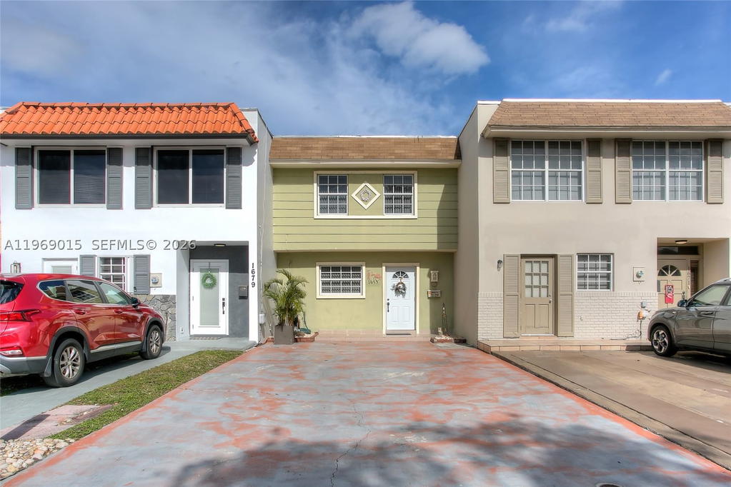Real estate property located at 1675 72nd St, Miami-dade, Flamingo Lake, Hialeah, FL