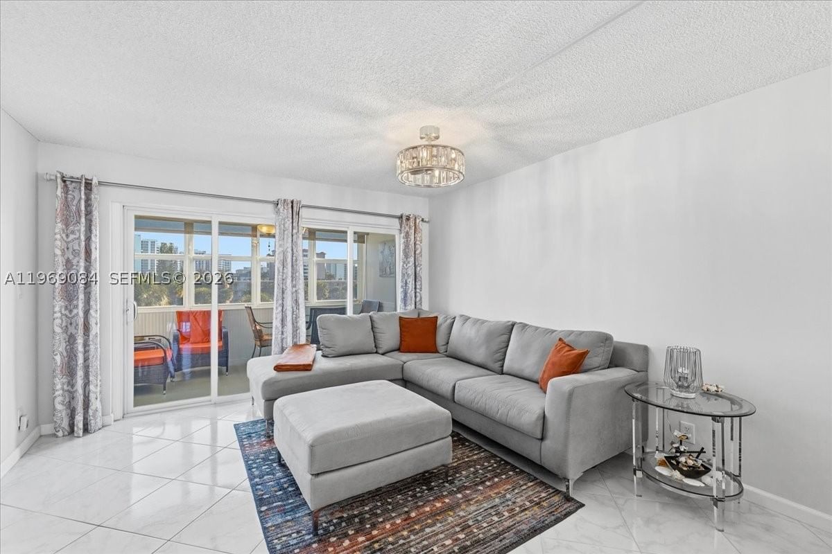 Real estate property located at 3201 8th St #405, Broward, Oceanside North Condo, Pompano Beach, FL