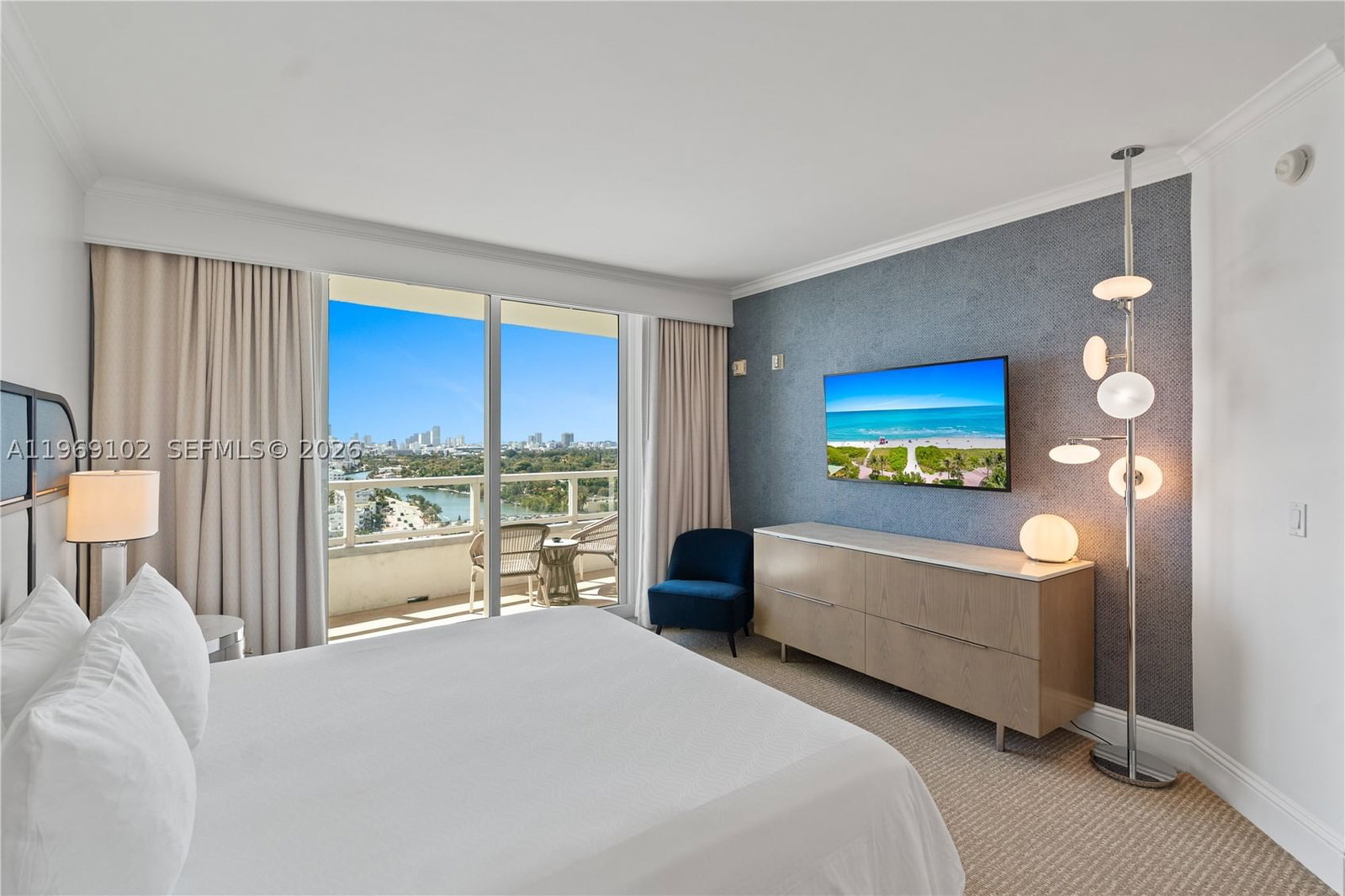 Real estate property located at 4401 Collins Ave #1706, Miami-dade, Fontainebleau Ii Condo, Miami Beach, FL