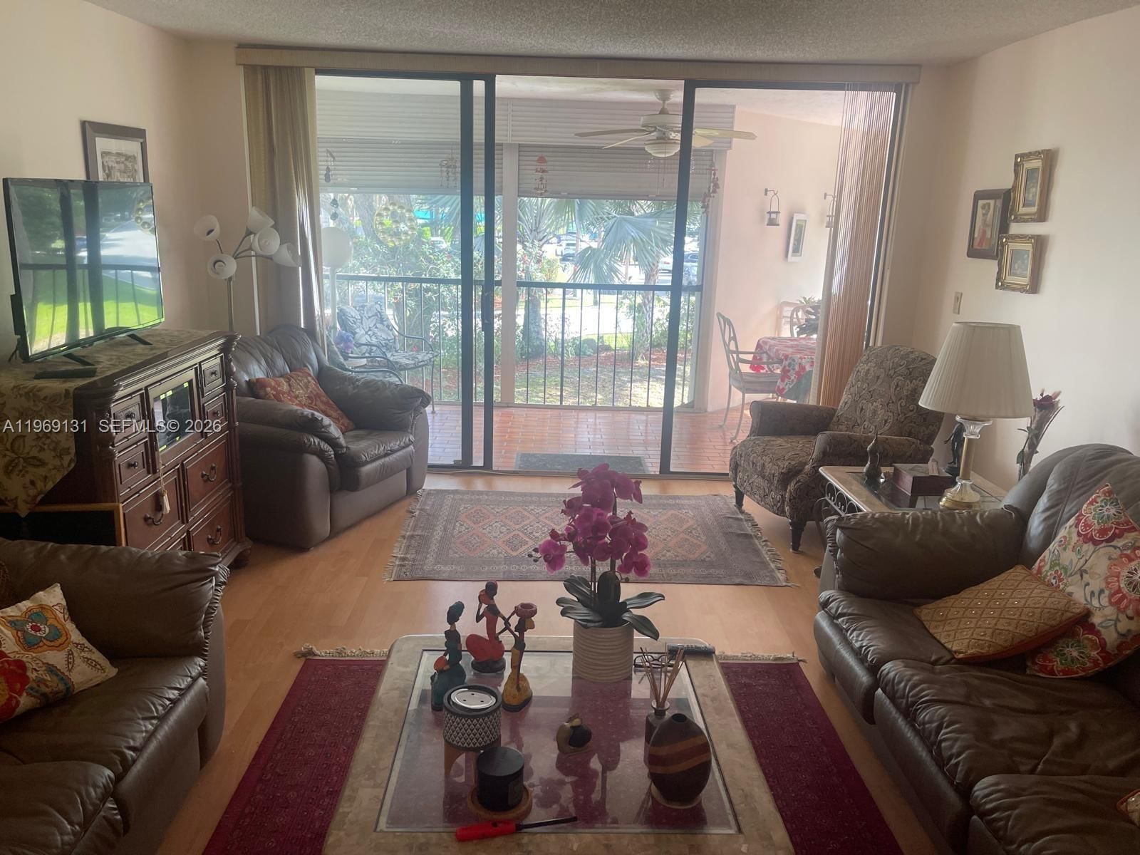 Real estate property located at 16500 Golf Club Rd #204, Broward, Building 1a Of Country Cl, Weston, FL