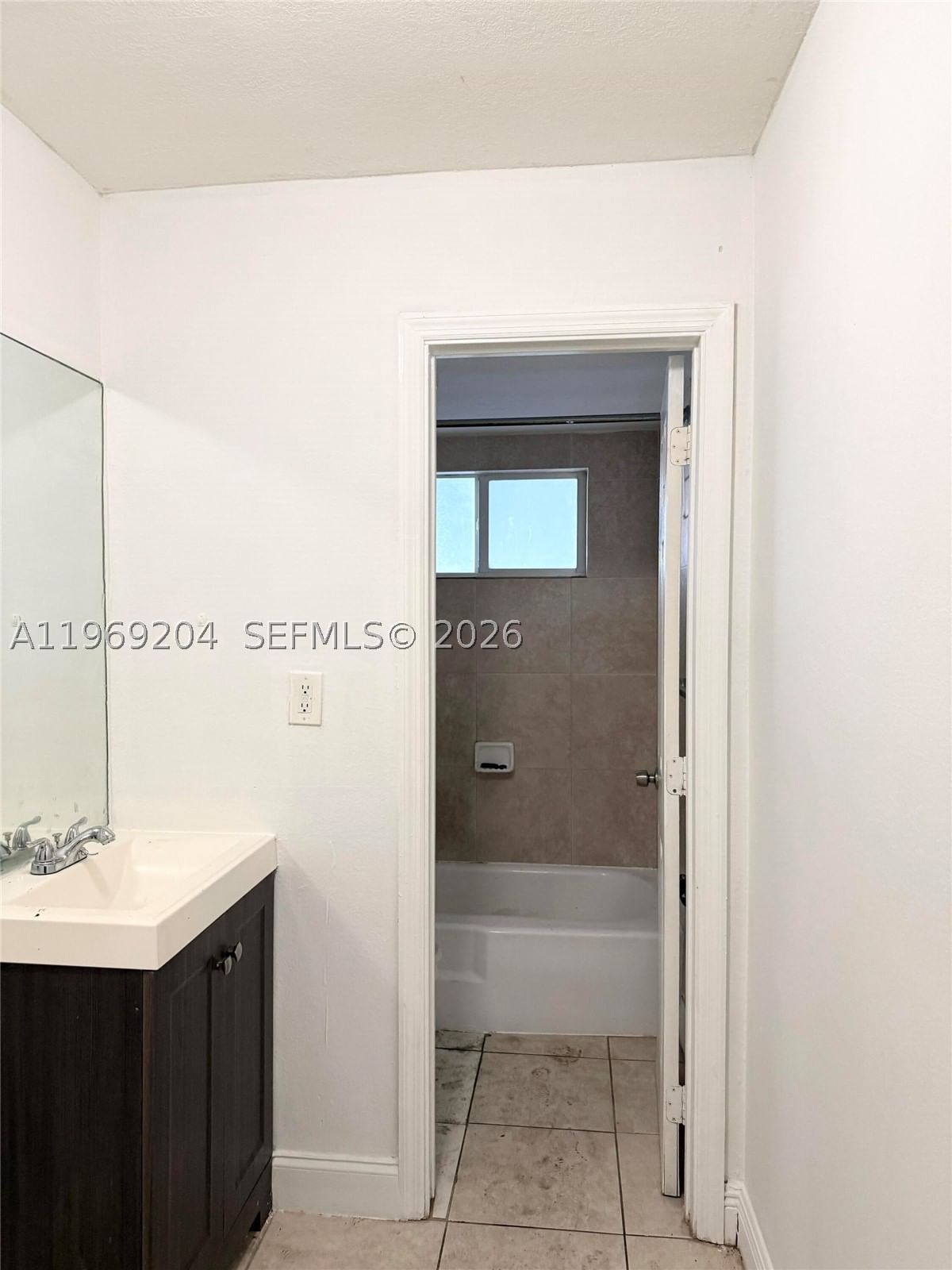 Real estate property located at 4271 5th St #114, Broward, Sundance At Plantation Co, Plantation, FL