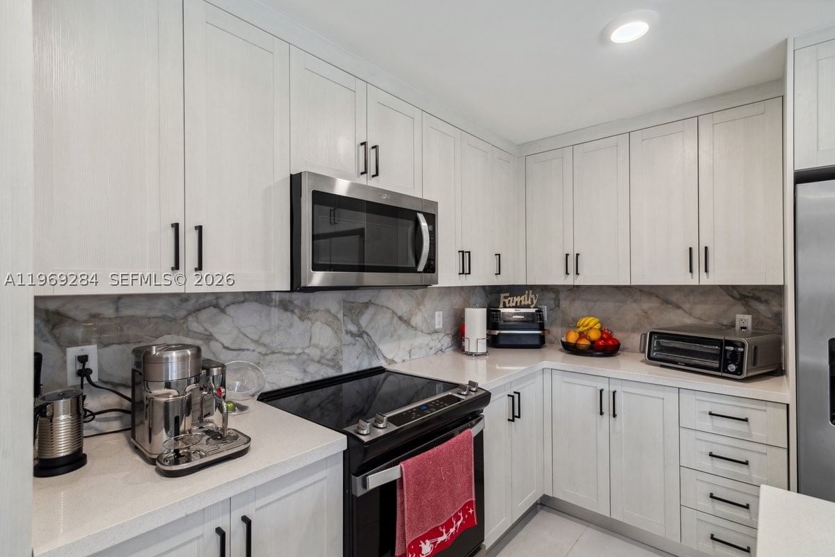 Real estate property located at 1396 3rd St, Miami-dade, Alba Subdivision, Florida City, FL