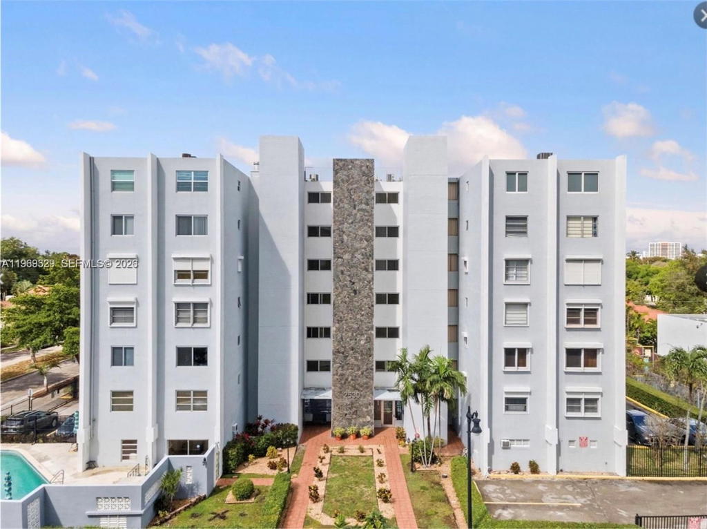 Real estate property located at 2530 3rd Ave #305, Miami-dade, Coral Way Manor Condo, Miami, FL