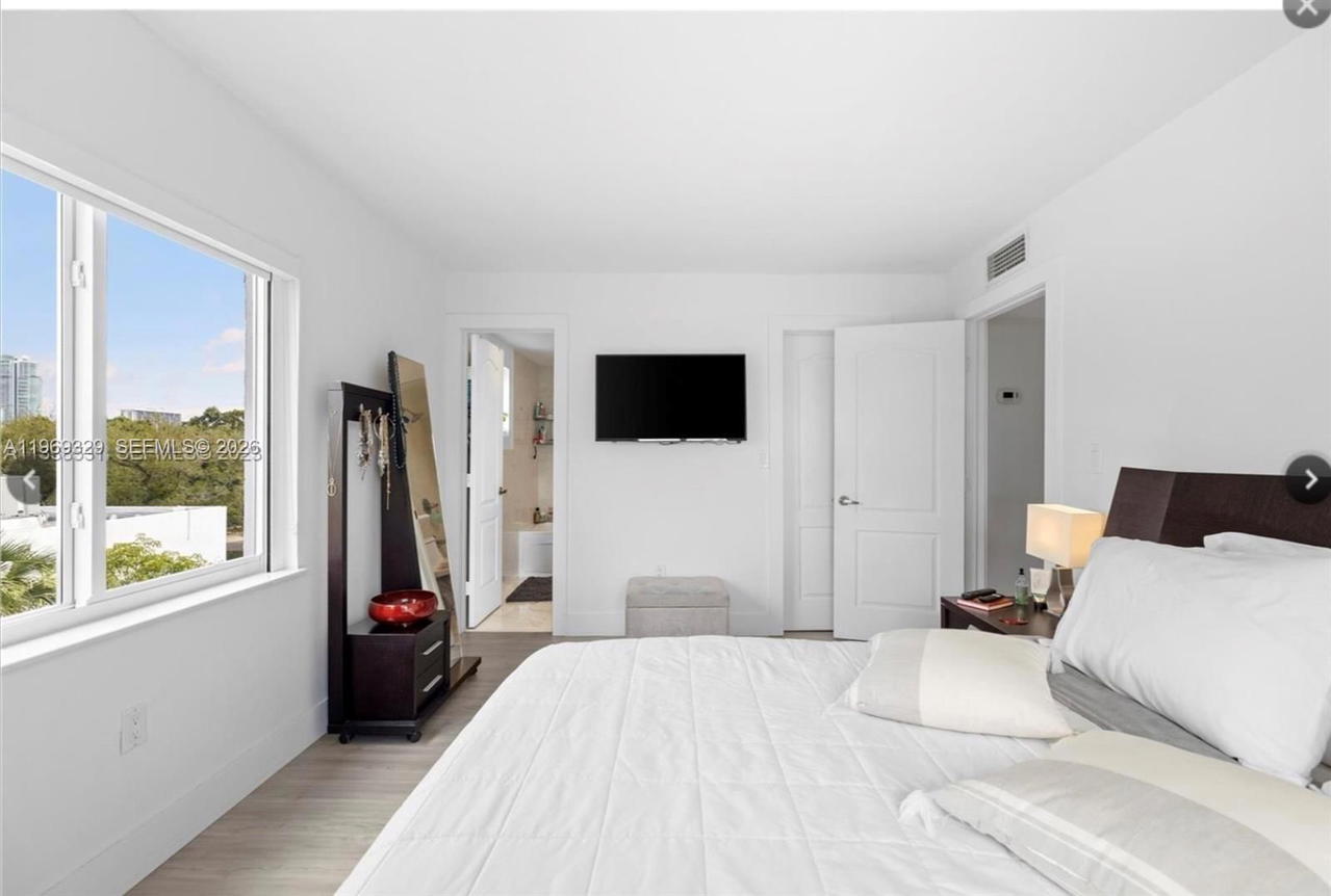 Real estate property located at 2530 3rd Ave #305, Miami-dade, Coral Way Manor Condo, Miami, FL