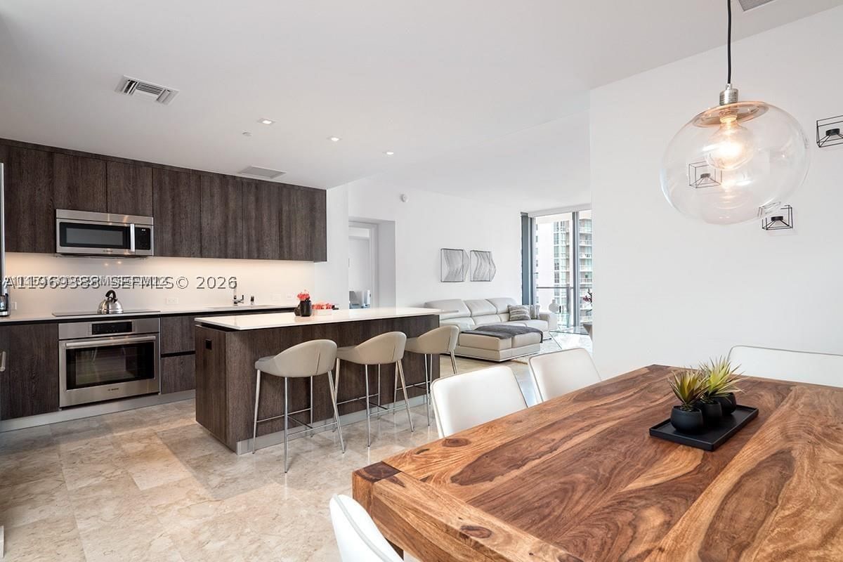 Real estate property located at 68 6th St #2807, Miami-dade, Reach Condo, Miami, FL