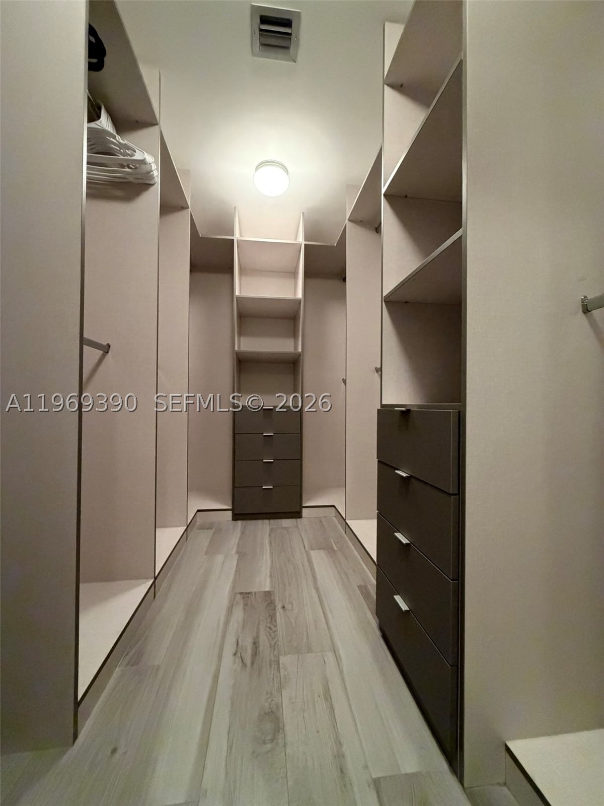 Real estate property located at 2900 7th Ave #1205, Miami-dade, Biscayne Beach Condo, Miami, FL