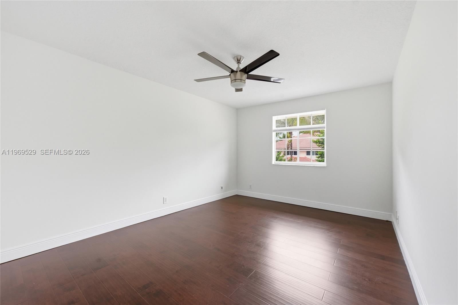 Real estate property located at 2455 Greenbrier Ct, Broward, Hunters Pointe 1, Weston, FL