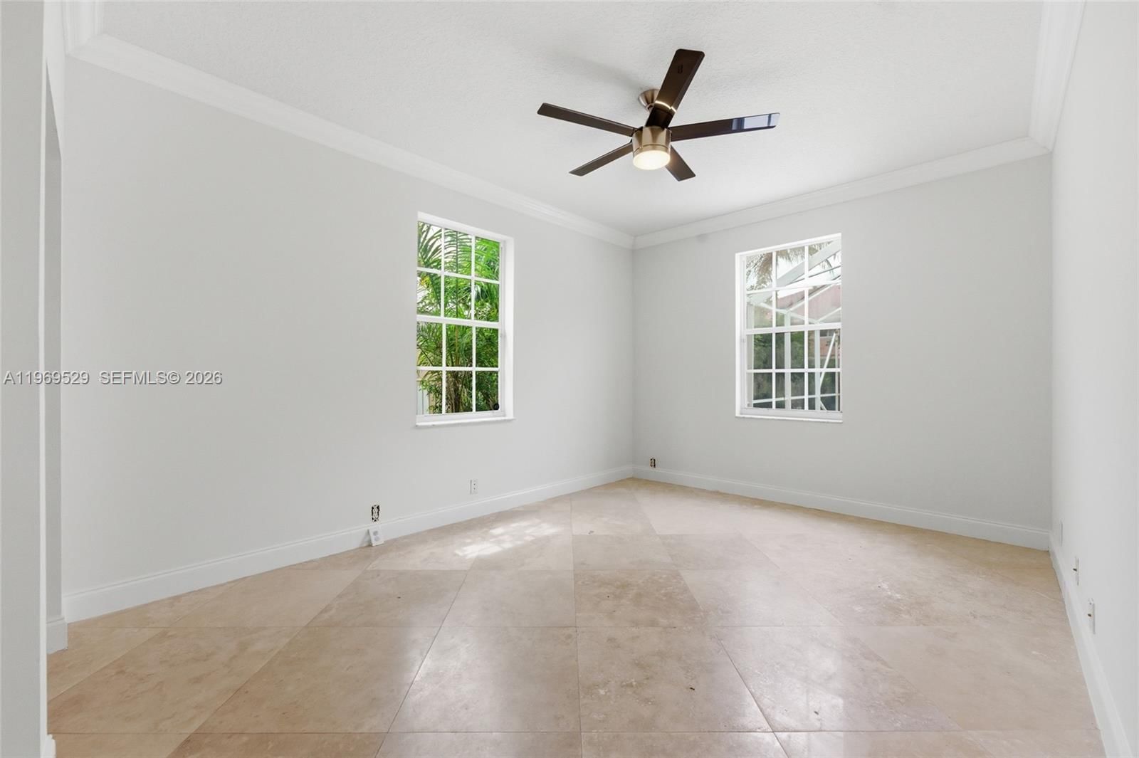 Real estate property located at 2455 Greenbrier Ct, Broward, Hunters Pointe 1, Weston, FL