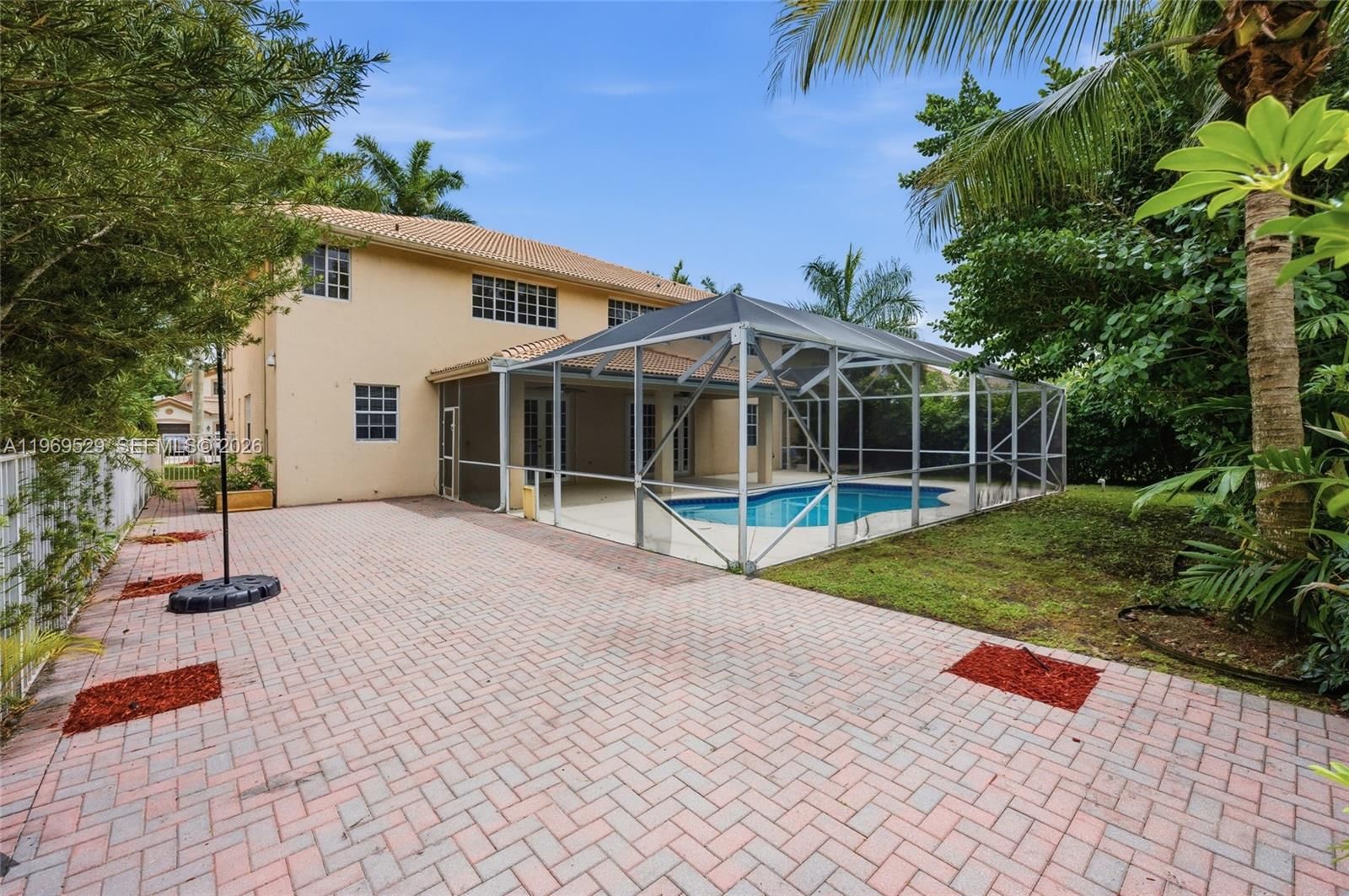 Real estate property located at 2455 Greenbrier Ct, Broward, Hunters Pointe 1, Weston, FL