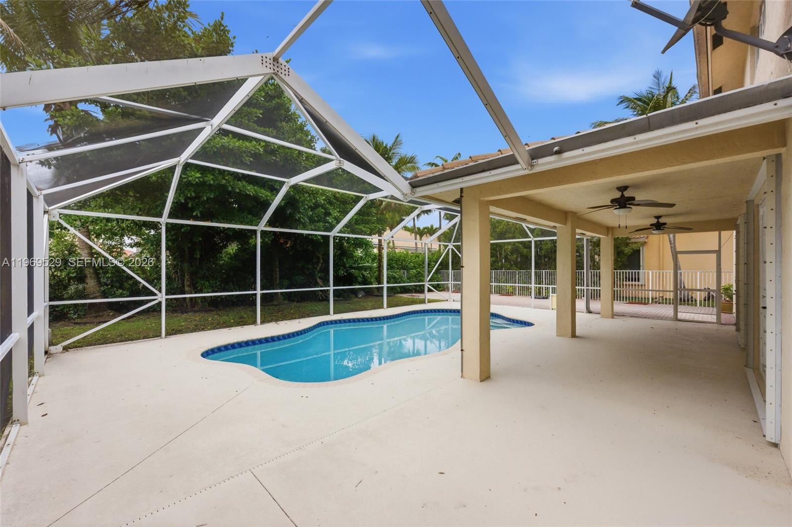 Real estate property located at 2455 Greenbrier Ct, Broward, Hunters Pointe 1, Weston, FL