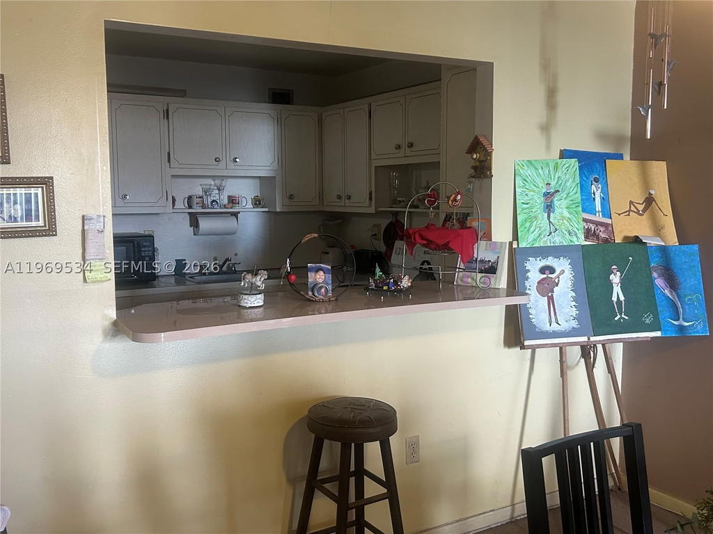 Real estate property located at 7118 Bonita Dr #704, Miami-dade, Fountain Towers Condo, Miami Beach, FL