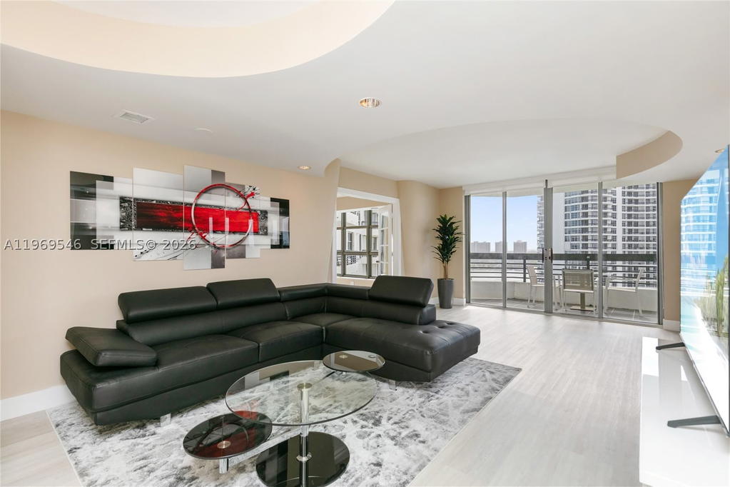 Real estate property located at 3500 Mystic Pointe Dr #2603, Miami-dade, Mystic Pointe Tower 400 C, Aventura, FL