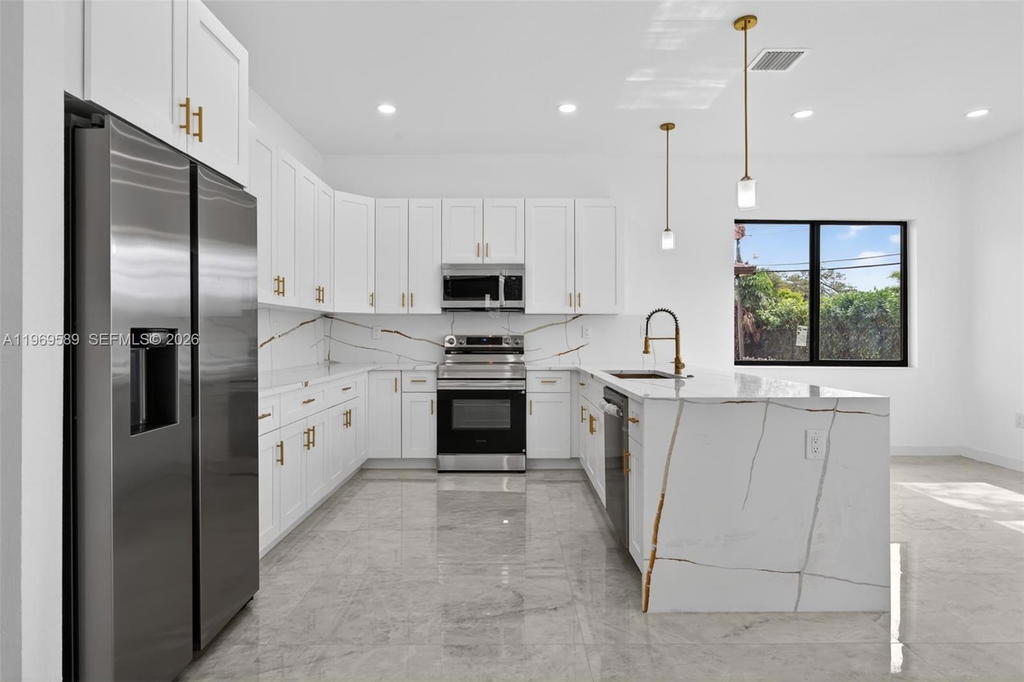 Real estate property located at 3050 24th St, Broward, Golden Ridge, Fort Lauderdale, FL