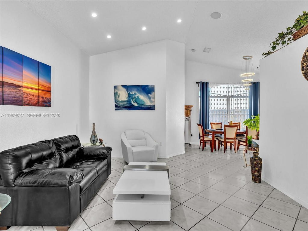 Real estate property located at 9166 168th Ct, Miami-dade, Forest Lakes Townhomes, Miami, FL