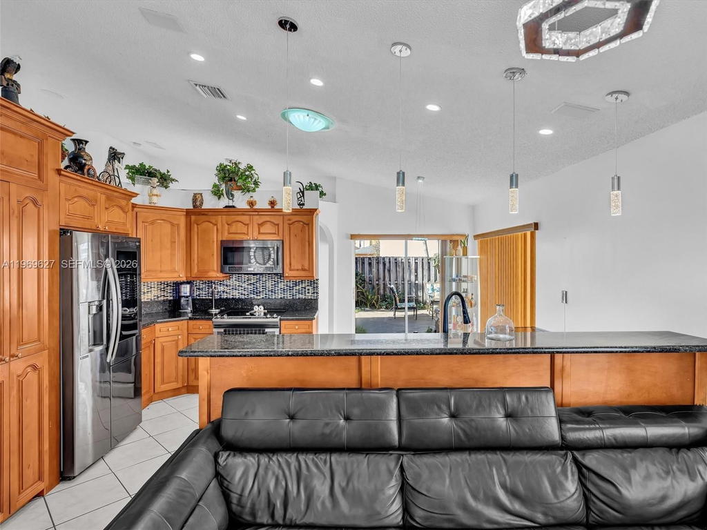 Real estate property located at 9166 168th Ct, Miami-dade, Forest Lakes Townhomes, Miami, FL