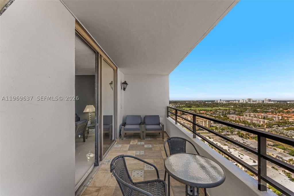 Real estate property located at 2500 PARKVIEW DR #2407, Broward, Olympus Condo, Hallandale Beach, FL