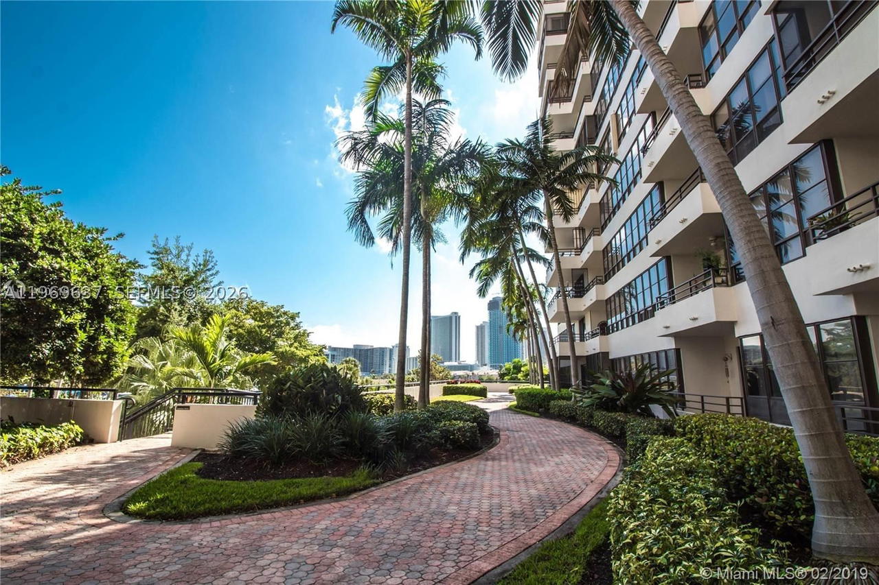 Real estate property located at 2500 PARKVIEW DR #2407, Broward, Olympus Condo, Hallandale Beach, FL