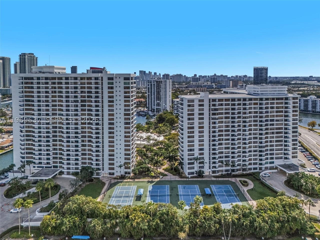Real estate property located at 2500 PARKVIEW DR #2407, Broward, Olympus Condo, Hallandale Beach, FL