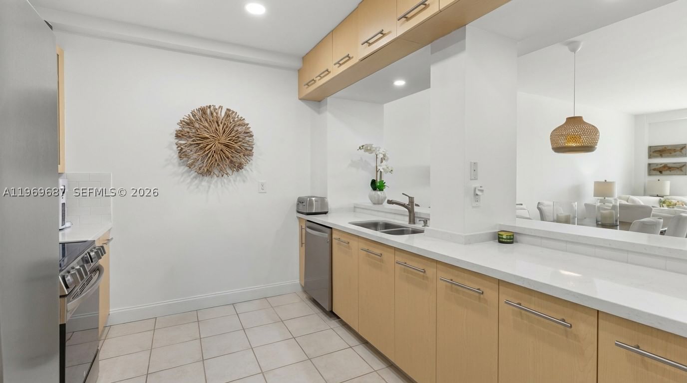 Real estate property located at 151 Crandon Blvd #127, Miami-dade, The Emeraldbay @ Key Colo, Key Biscayne, FL