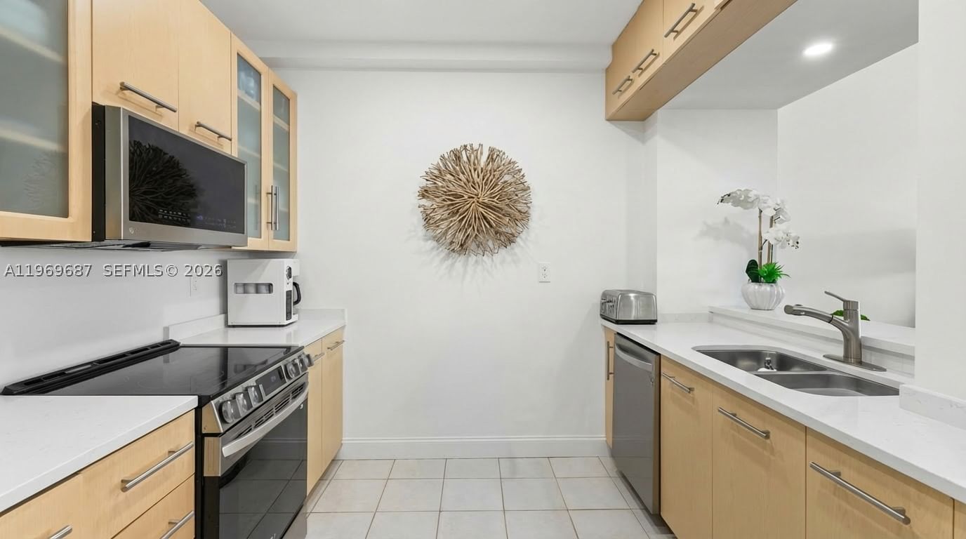 Real estate property located at 151 Crandon Blvd #127, Miami-dade, The Emeraldbay @ Key Colo, Key Biscayne, FL