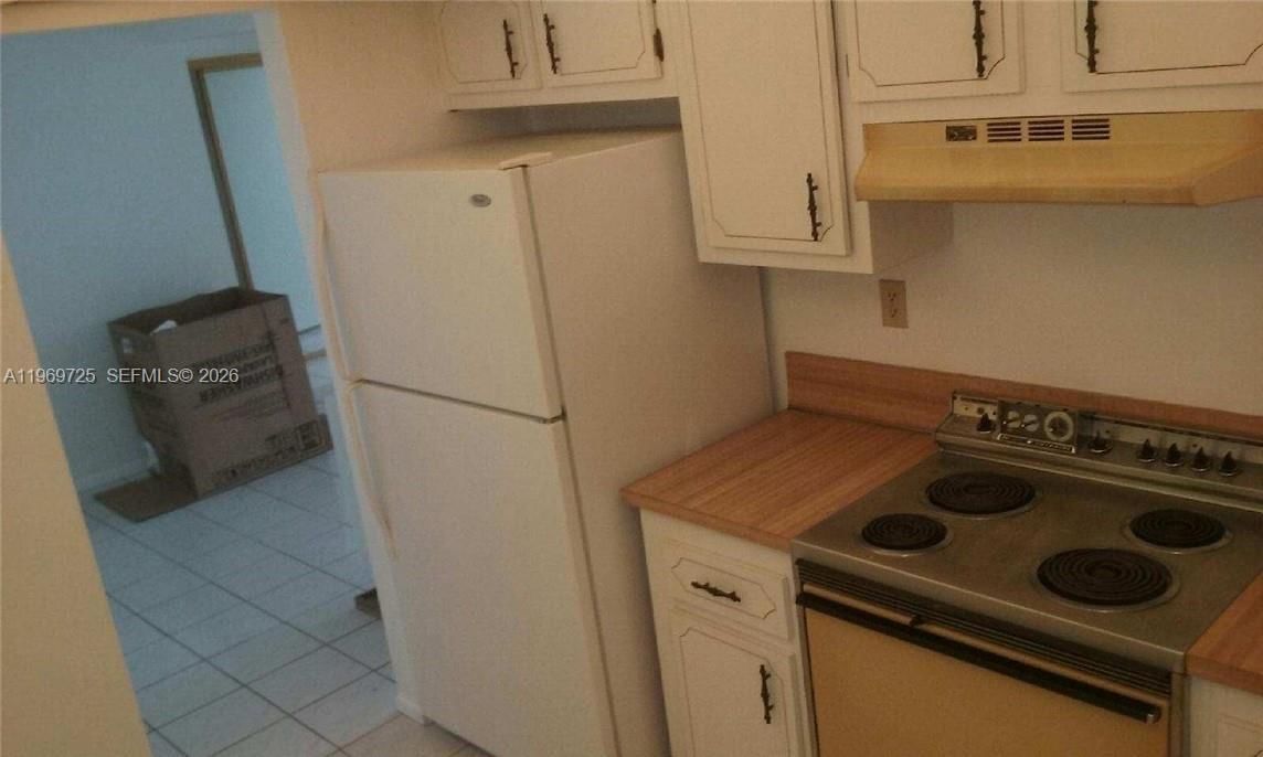 Real estate property located at 7300 17th St #411, Broward, Omega Condo No 4, Plantation, FL