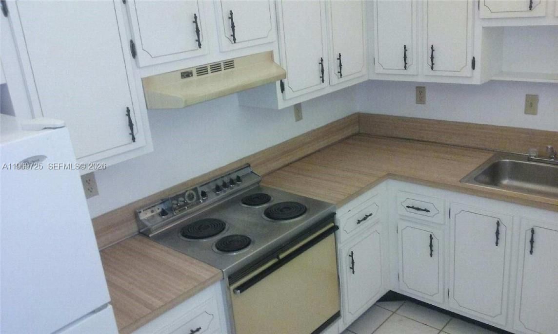 Real estate property located at 7300 17th St #411, Broward, Omega Condo No 4, Plantation, FL