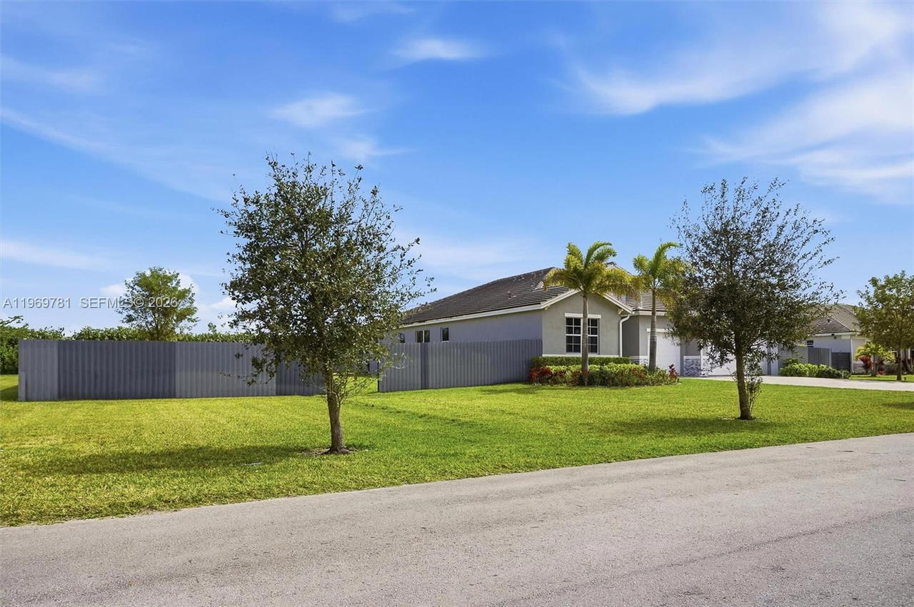 Real estate property located at 28863 186th Ave, Miami-dade, Vikings Steal Estates, Homestead, FL