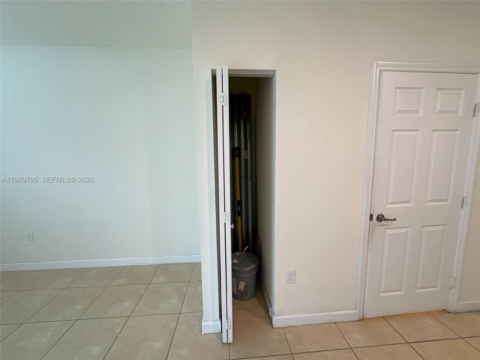 Real estate property located at 9374 32nd Ln, Miami-dade, Bonterra, Hialeah, FL