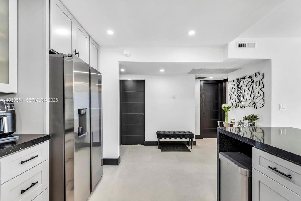Real estate property located at 19380 Collins Ave #1212, Miami-dade, Oceanview Building B Cond, Sunny Isles Beach, FL