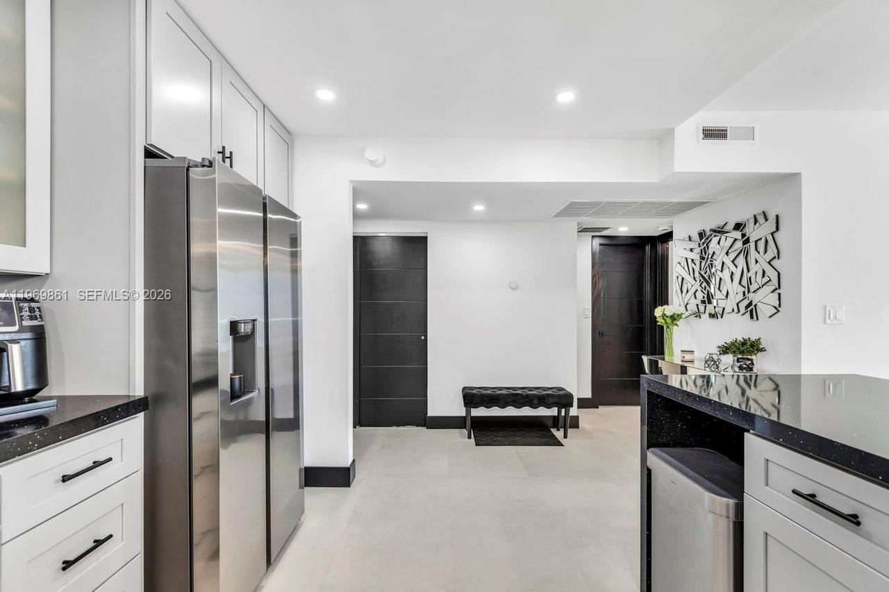 Real estate property located at 19380 Collins Ave #1212, Miami-dade, Oceanview Building B Cond, Sunny Isles Beach, FL