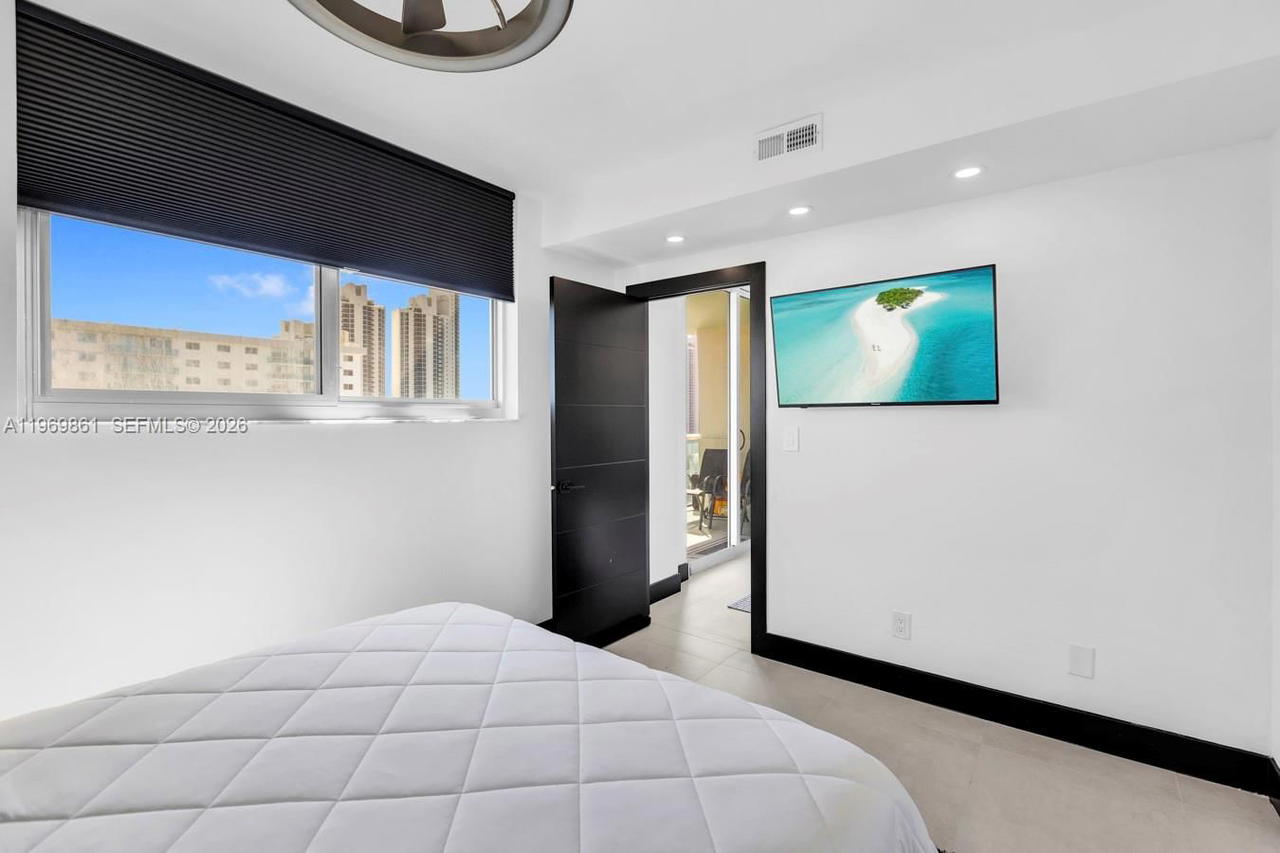 Real estate property located at 19380 Collins Ave #1212, Miami-dade, Oceanview Building B Cond, Sunny Isles Beach, FL