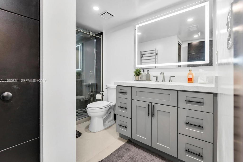 Real estate property located at 19380 Collins Ave #1212, Miami-dade, Oceanview Building B Cond, Sunny Isles Beach, FL